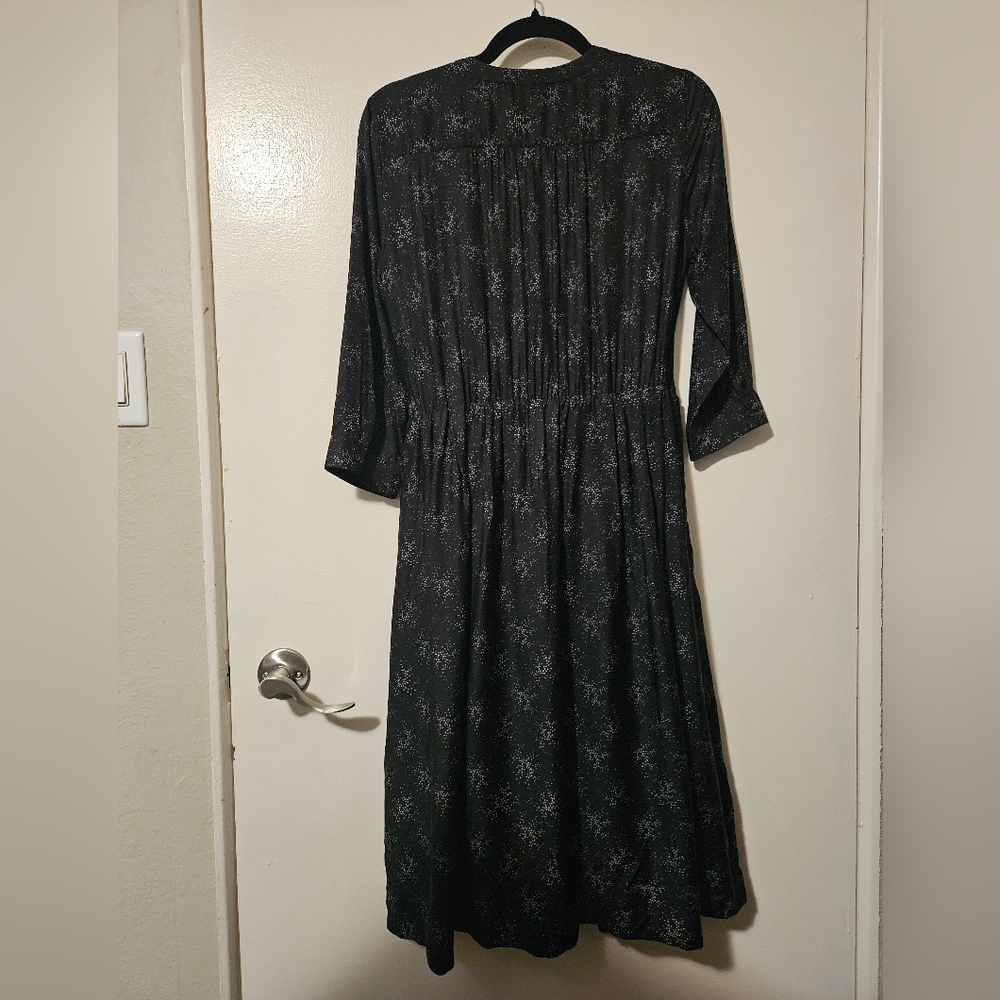 Elegant Black Button-Down Dress - Picture 3 of 3